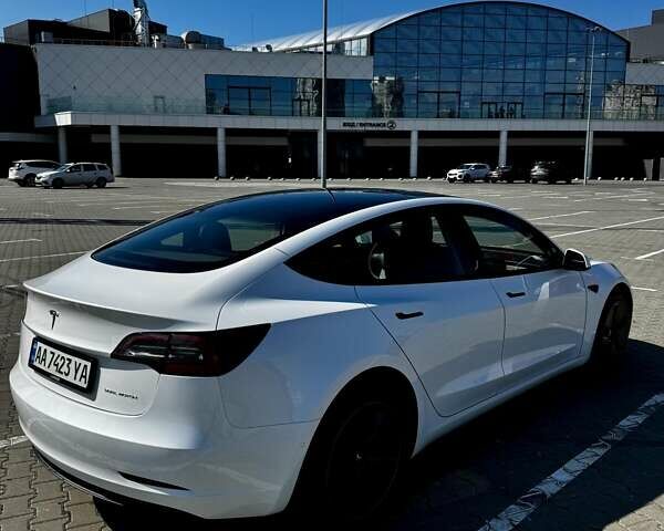 Білий Тесла Модель 3, об'ємом двигуна 0 л та пробігом 52 тис. км за 27300 $, фото 6 на Automoto.ua