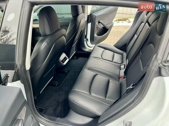 Білий Тесла Модель 3, об'ємом двигуна 0 л та пробігом 5 тис. км за 22500 $, фото 33 на Automoto.ua