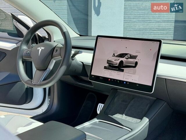 Белый Тесла Модель 3, объемом двигателя 0 л и пробегом 19 тыс. км за 23990 $, фото 20 на Automoto.ua