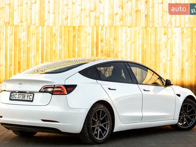 Белый Тесла Модель 3, объемом двигателя 0 л и пробегом 94 тыс. км за 19999 $, фото 25 на Automoto.ua