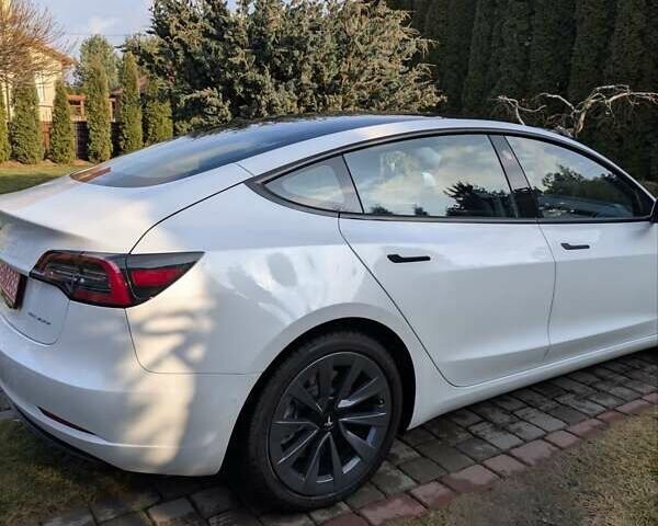 Белый Тесла Модель 3, объемом двигателя 0 л и пробегом 152 тыс. км за 21000 $, фото 2 на Automoto.ua