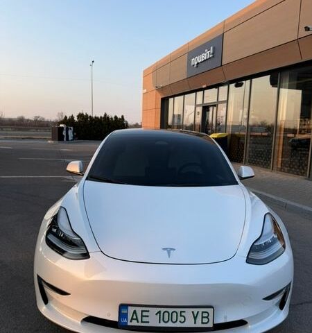 Белый Тесла Модель 3, объемом двигателя 0 л и пробегом 38 тыс. км за 21999 $, фото 5 на Automoto.ua