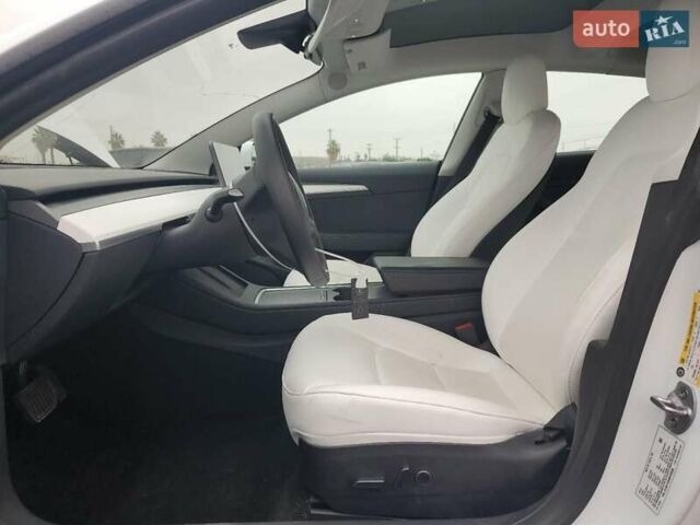Белый Тесла Модель 3, объемом двигателя 0 л и пробегом 25 тыс. км за 11550 $, фото 7 на Automoto.ua