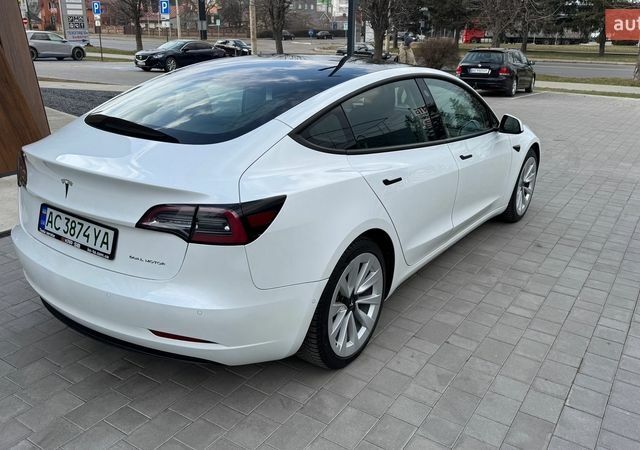 Белый Тесла Модель 3, объемом двигателя 0 л и пробегом 130 тыс. км за 18499 $, фото 16 на Automoto.ua