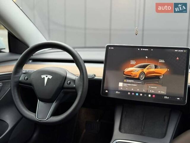 Белый Тесла Модель 3, объемом двигателя 0 л и пробегом 70 тыс. км за 22999 $, фото 35 на Automoto.ua