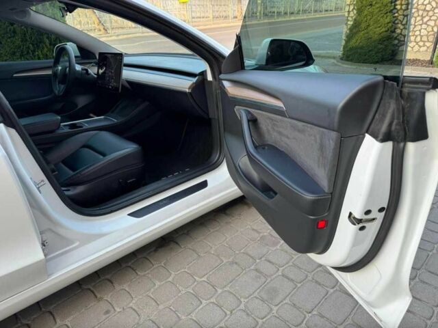 Білий Тесла Модель 3, об'ємом двигуна 0 л та пробігом 79 тис. км за 14500 $, фото 6 на Automoto.ua