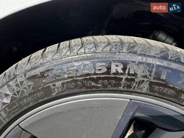 Белый Тесла Модель 3, объемом двигателя 0 л и пробегом 56 тыс. км за 20877 $, фото 2 на Automoto.ua