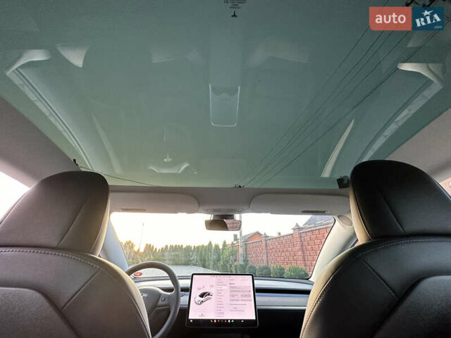 Белый Тесла Модель 3, объемом двигателя 0 л и пробегом 1 тыс. км за 37999 $, фото 74 на Automoto.ua