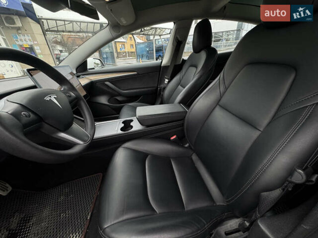 Білий Тесла Модель 3, об'ємом двигуна 0 л та пробігом 110 тис. км за 16900 $, фото 19 на Automoto.ua