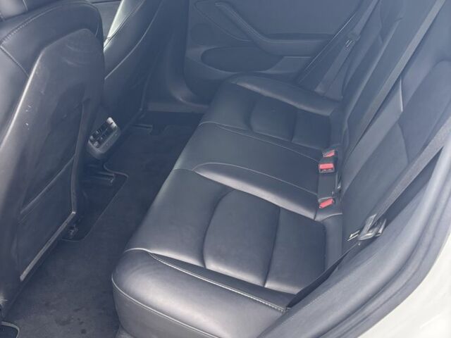 Білий Тесла Модель 3, об'ємом двигуна 0 л та пробігом 76 тис. км за 16700 $, фото 14 на Automoto.ua