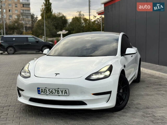 Белый Тесла Модель 3, объемом двигателя 0 л и пробегом 70 тыс. км за 21800 $, фото 4 на Automoto.ua