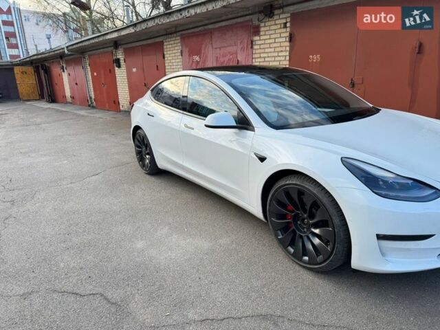 Белый Тесла Модель 3, объемом двигателя 0 л и пробегом 64 тыс. км за 21999 $, фото 2 на Automoto.ua