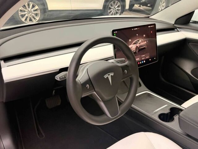 Білий Тесла Модель 3, об'ємом двигуна 0 л та пробігом 25 тис. км за 8796 $, фото 4 на Automoto.ua