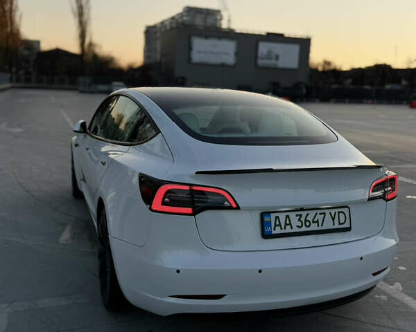 Белый Тесла Модель 3, объемом двигателя 0 л и пробегом 77 тыс. км за 25000 $, фото 6 на Automoto.ua