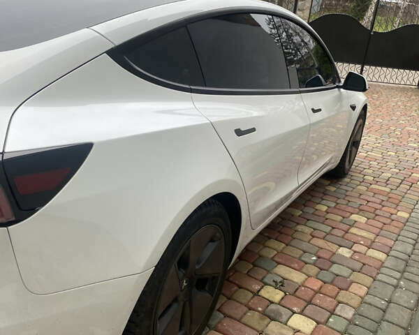 Белый Тесла Модель 3, объемом двигателя 0 л и пробегом 72 тыс. км за 22499 $, фото 8 на Automoto.ua