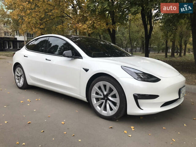 Білий Тесла Модель 3, об'ємом двигуна 0 л та пробігом 45 тис. км за 27500 $, фото 1 на Automoto.ua