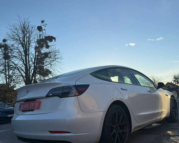 Білий Тесла Модель 3, об'ємом двигуна 0 л та пробігом 97 тис. км за 16700 $, фото 5 на Automoto.ua