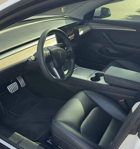 Белый Тесла Модель 3, объемом двигателя 0 л и пробегом 66 тыс. км за 29900 $, фото 6 на Automoto.ua