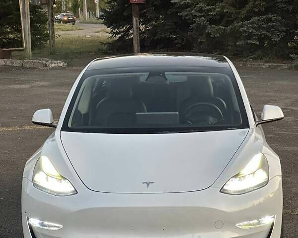 Тесла Модель 3 2022 у Кривому Розі на Automoto.ua Білий Тесла Модель 3, об'ємом двигуна 0 л та пробігом 144 тис. км за 18000 $, фото 5 на Automoto.ua