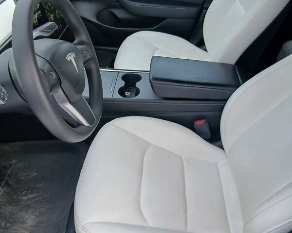 Білий Тесла Модель 3, об'ємом двигуна 0 л та пробігом 89 тис. км за 20500 $, фото 7 на Automoto.ua