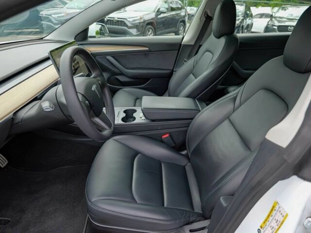 Білий Тесла Модель 3, об'ємом двигуна 0 л та пробігом 22 тис. км за 9786 $, фото 6 на Automoto.ua