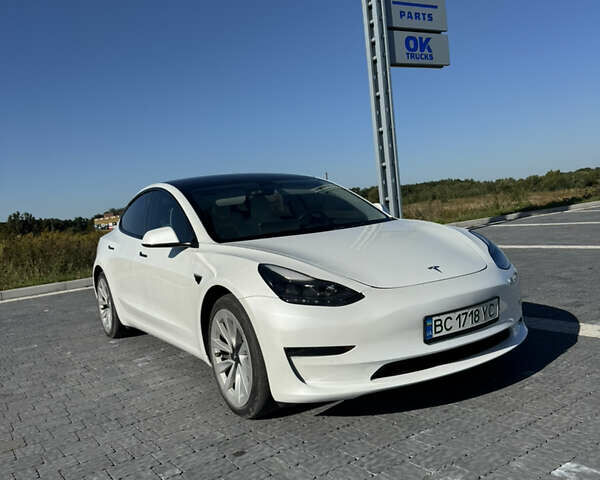 Білий Тесла Модель 3, об'ємом двигуна 0 л та пробігом 35 тис. км за 24500 $, фото 2 на Automoto.ua