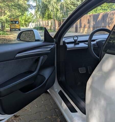 Білий Тесла Модель 3, об'ємом двигуна 0 л та пробігом 156 тис. км за 20499 $, фото 7 на Automoto.ua