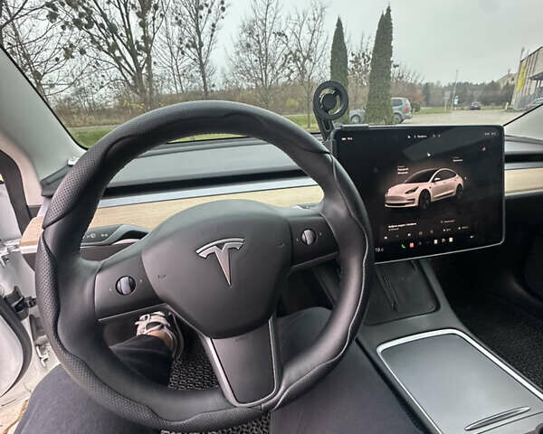 Белый Тесла Модель 3, объемом двигателя 0 л и пробегом 132 тыс. км за 21999 $, фото 17 на Automoto.ua
