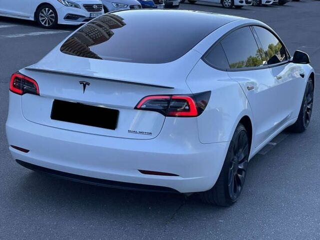 Тесла Модель 3 2022 в Киеве на Automoto.ua Белый Тесла Модель 3, объемом двигателя 0 л и пробегом 26 тыс. км за 19000 $, фото 6 на Automoto.ua