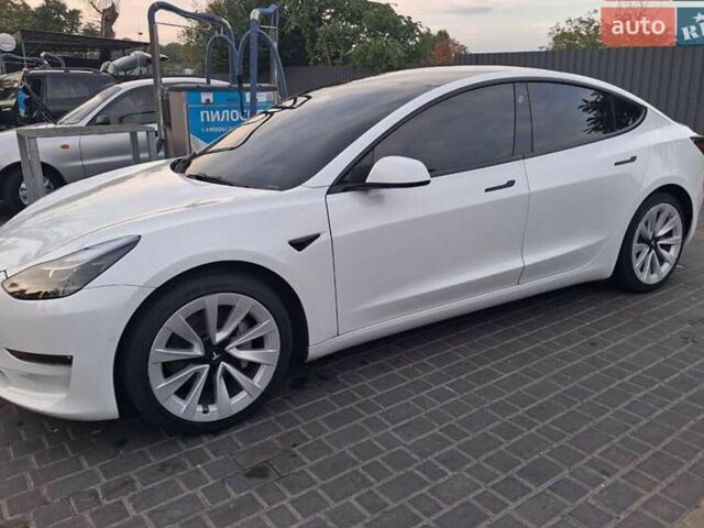 Белый Тесла Модель 3, объемом двигателя 0 л и пробегом 148 тыс. км за 16000 $, фото 2 на Automoto.ua