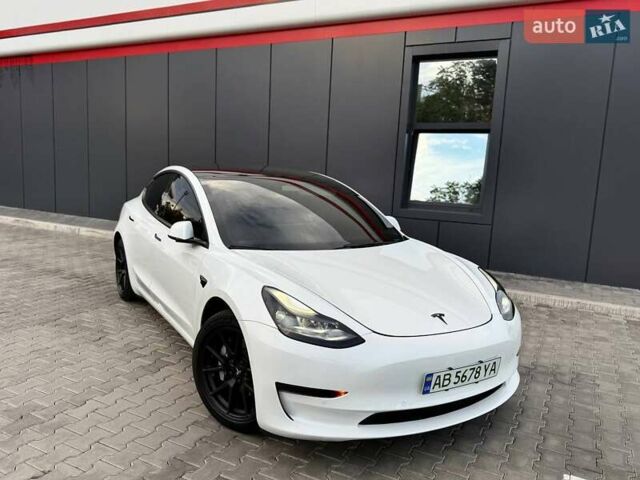 Белый Тесла Модель 3, объемом двигателя 0 л и пробегом 70 тыс. км за 22600 $, фото 3 на Automoto.ua