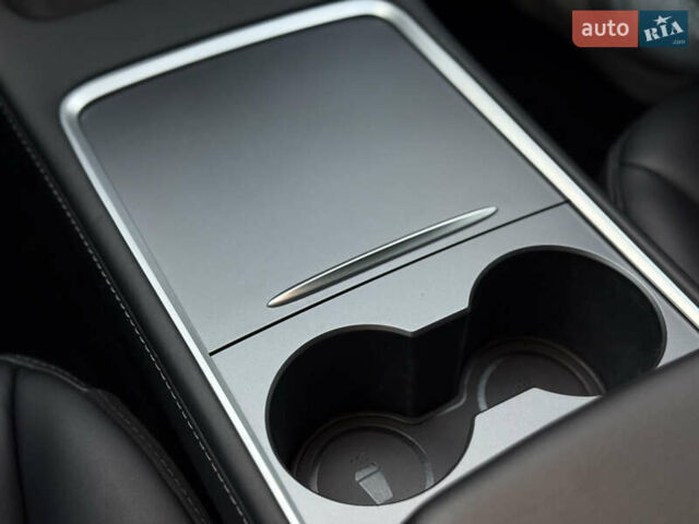 Белый Тесла Модель 3, объемом двигателя 0 л и пробегом 70 тыс. км за 22600 $, фото 38 на Automoto.ua