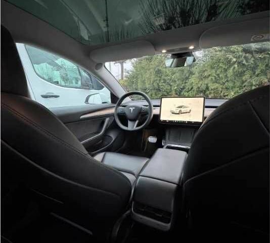 Тесла Модель 3 2022 в Киеве на Automoto.ua Белый Тесла Модель 3, объемом двигателя 0 л и пробегом 76 тыс. км за 12700 $, фото 8 на Automoto.ua