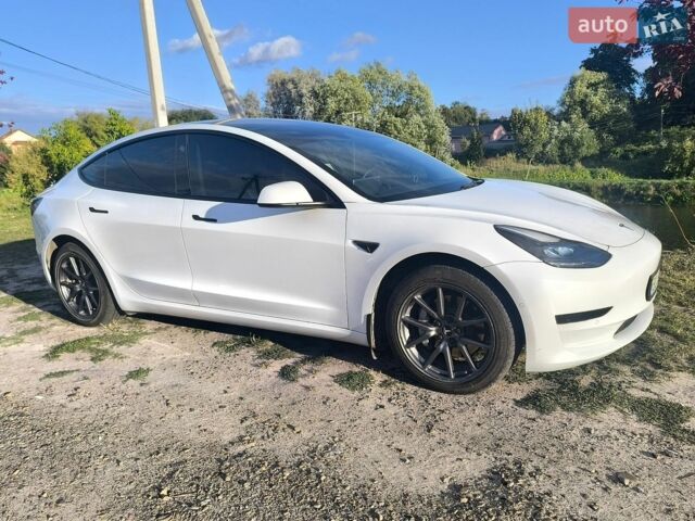 Белый Тесла Модель 3, объемом двигателя 0 л и пробегом 130 тыс. км за 18450 $, фото 1 на Automoto.ua