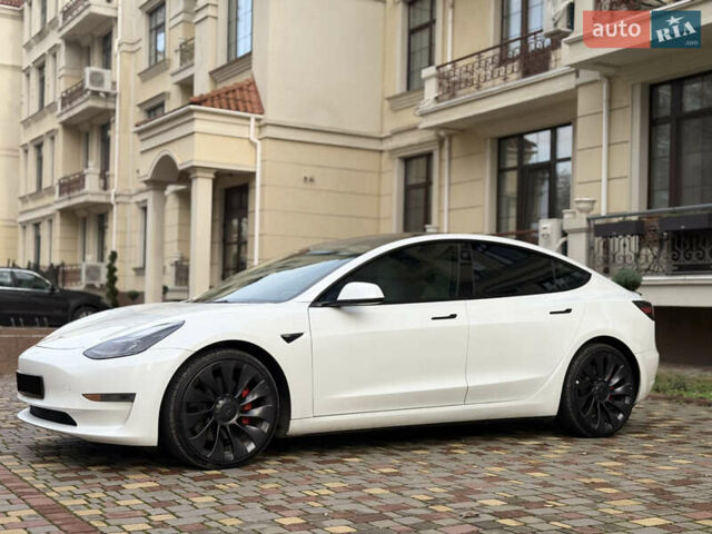Белый Тесла Модель 3, объемом двигателя 0 л и пробегом 60 тыс. км за 22900 $, фото 4 на Automoto.ua