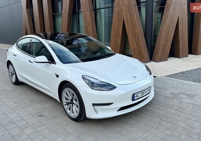 Белый Тесла Модель 3, объемом двигателя 0 л и пробегом 130 тыс. км за 18499 $, фото 10 на Automoto.ua
