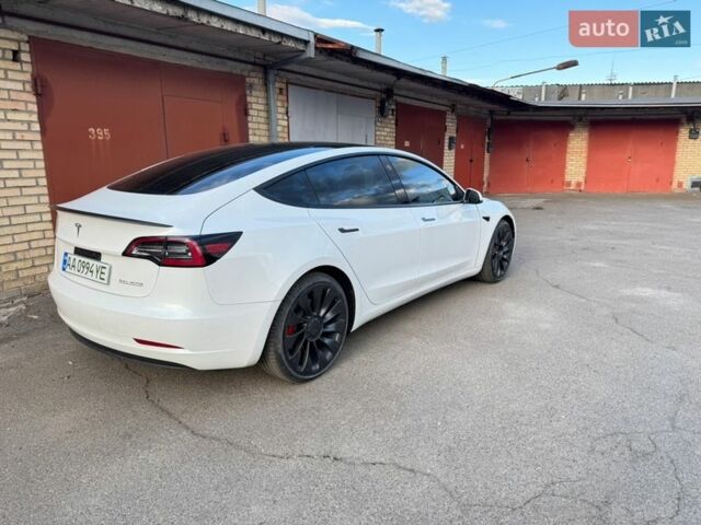 Белый Тесла Модель 3, объемом двигателя 0 л и пробегом 64 тыс. км за 21999 $, фото 3 на Automoto.ua