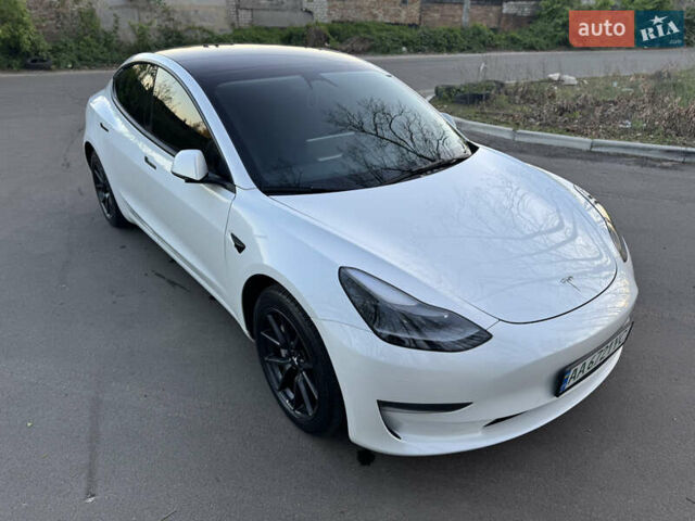 Белый Тесла Модель 3, объемом двигателя 0 л и пробегом 100 тыс. км за 20900 $, фото 2 на Automoto.ua