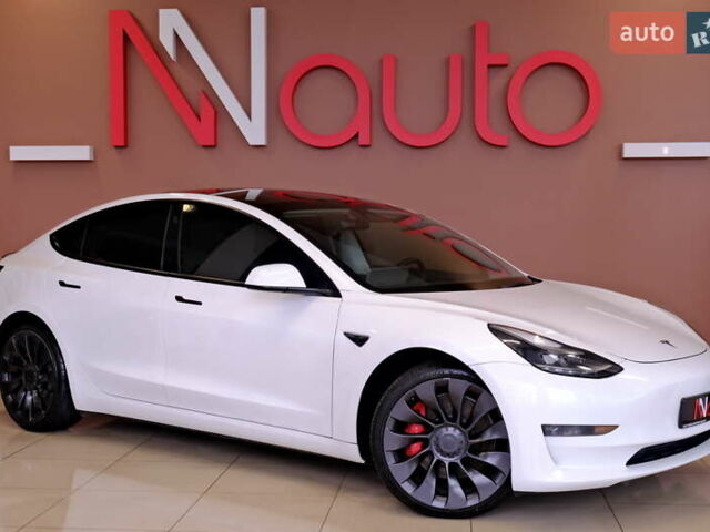 Білий Тесла Модель 3, об'ємом двигуна 0 л та пробігом 60 тис. км за 22900 $, фото 4 на Automoto.ua