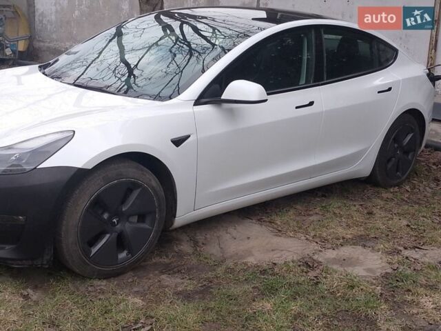 Белый Тесла Модель 3, объемом двигателя 0 л и пробегом 50 тыс. км за 17950 $, фото 1 на Automoto.ua