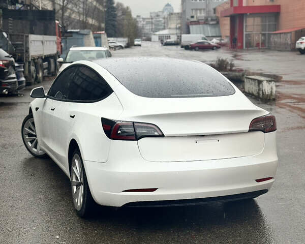 Білий Тесла Модель 3, об'ємом двигуна 0 л та пробігом 60 тис. км за 21000 $, фото 3 на Automoto.ua