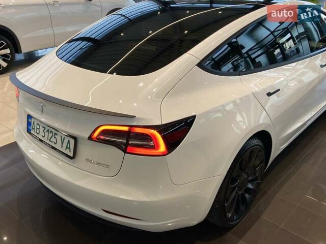 Белый Тесла Модель 3, объемом двигателя 0 л и пробегом 18 тыс. км за 28999 $, фото 11 на Automoto.ua