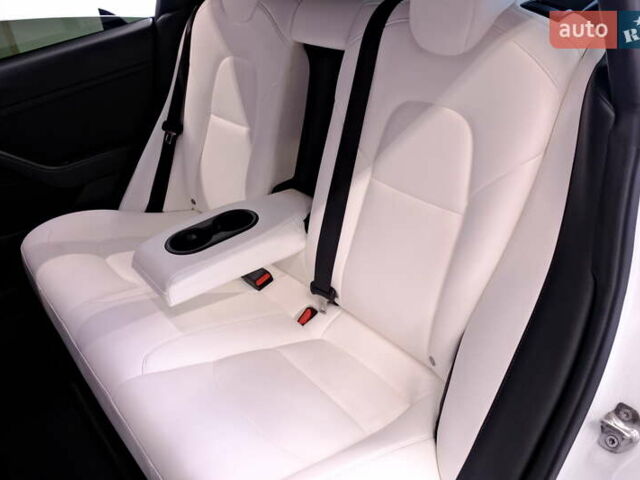 Білий Тесла Модель 3, об'ємом двигуна 0 л та пробігом 60 тис. км за 22900 $, фото 32 на Automoto.ua