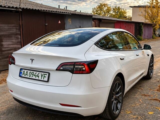 Белый Тесла Модель 3, объемом двигателя 0 л и пробегом 71 тыс. км за 20400 $, фото 7 на Automoto.ua