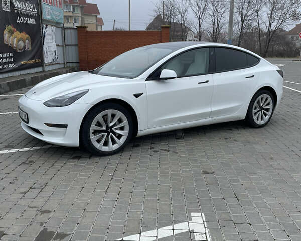 Білий Тесла Модель 3, об'ємом двигуна 0 л та пробігом 62 тис. км за 21500 $, фото 1 на Automoto.ua
