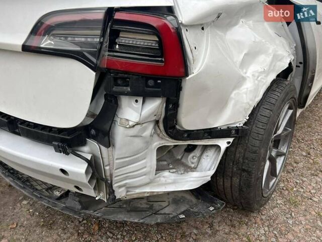 Тесла Модель 3 2022 в Киеве на Automoto.ua Белый Тесла Модель 3, объемом двигателя 0 л и пробегом 64 тыс. км за 14700 $, фото 15 на Automoto.ua