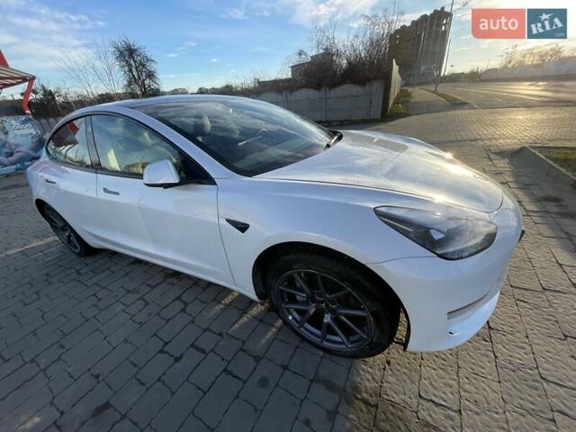 Белый Тесла Модель 3, объемом двигателя 0 л и пробегом 17 тыс. км за 28500 $, фото 3 на Automoto.ua