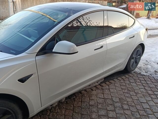 Белый Тесла Модель 3, объемом двигателя 0 л и пробегом 30 тыс. км за 21200 $, фото 5 на Automoto.ua