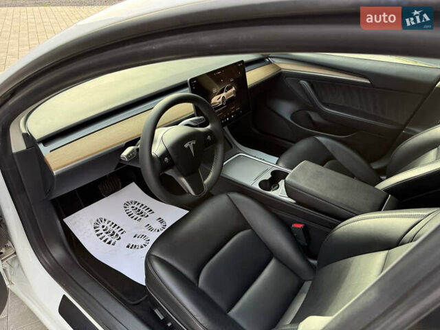 Белый Тесла Модель 3, объемом двигателя 0 л и пробегом 214 тыс. км за 16300 $, фото 8 на Automoto.ua