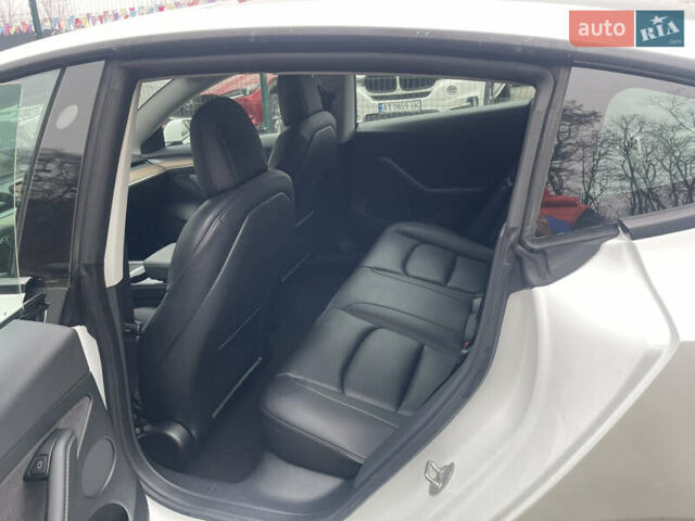 Белый Тесла Модель 3, объемом двигателя 0 л и пробегом 95 тыс. км за 22500 $, фото 23 на Automoto.ua
